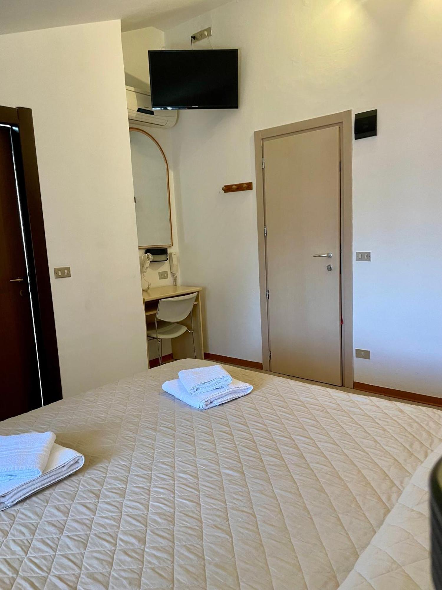 Hotel Adler Rimini Extérieur photo