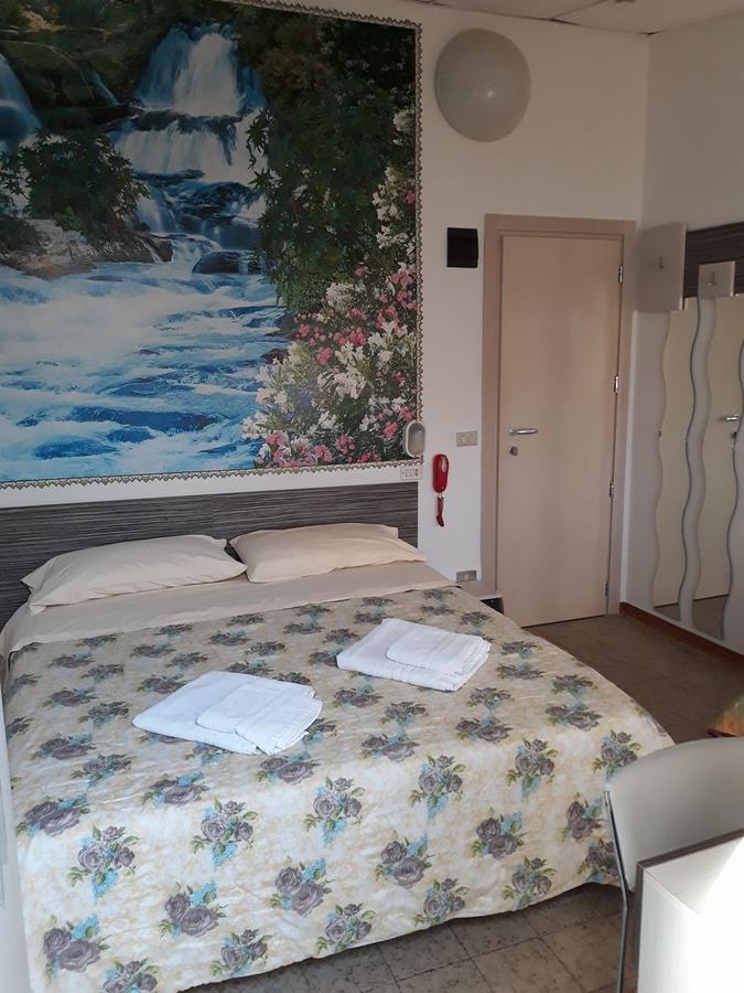 Hotel Adler Rimini Extérieur photo